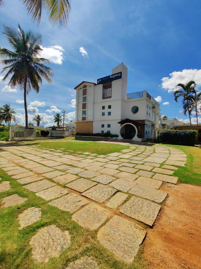 Отель Airport Regency Devanahalli Экстерьер фото